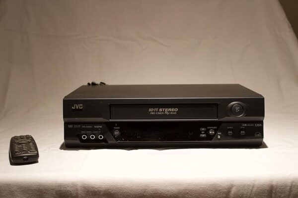 JVC 4-Head HiFi VCR (HR-A592U) (Renewed)