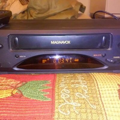 Magnavox VRU240 AT01 Hi-Fi Stereo VHS VCR 4-Head Recorder