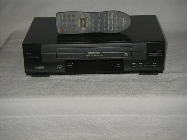 Toshiba W412 4-Head VCR