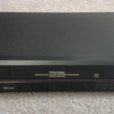 Toshiba W522 4-Head Hi-Fi VCR